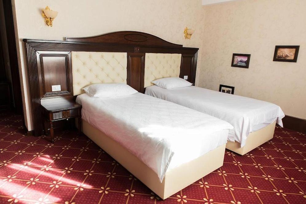 Cazare Plopii Fara Sot Iasi Buitenkant foto