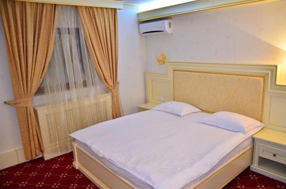 Cazare Plopii Fara Sot Iasi Buitenkant foto