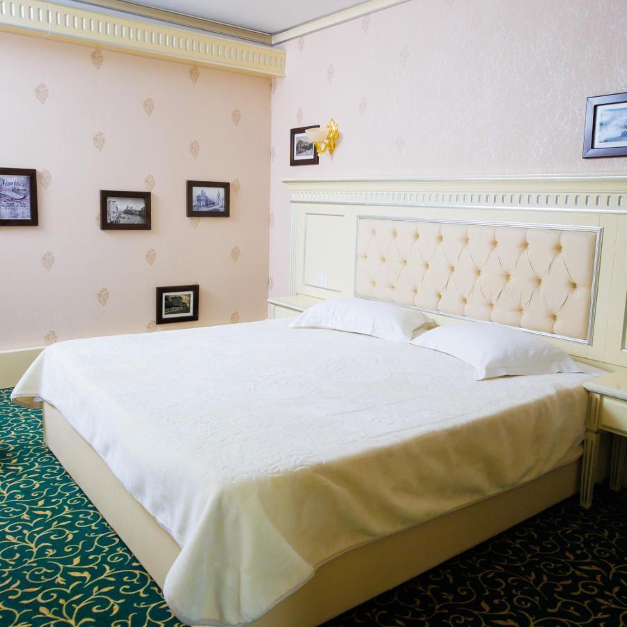 Cazare Plopii Fara Sot Iasi Buitenkant foto
