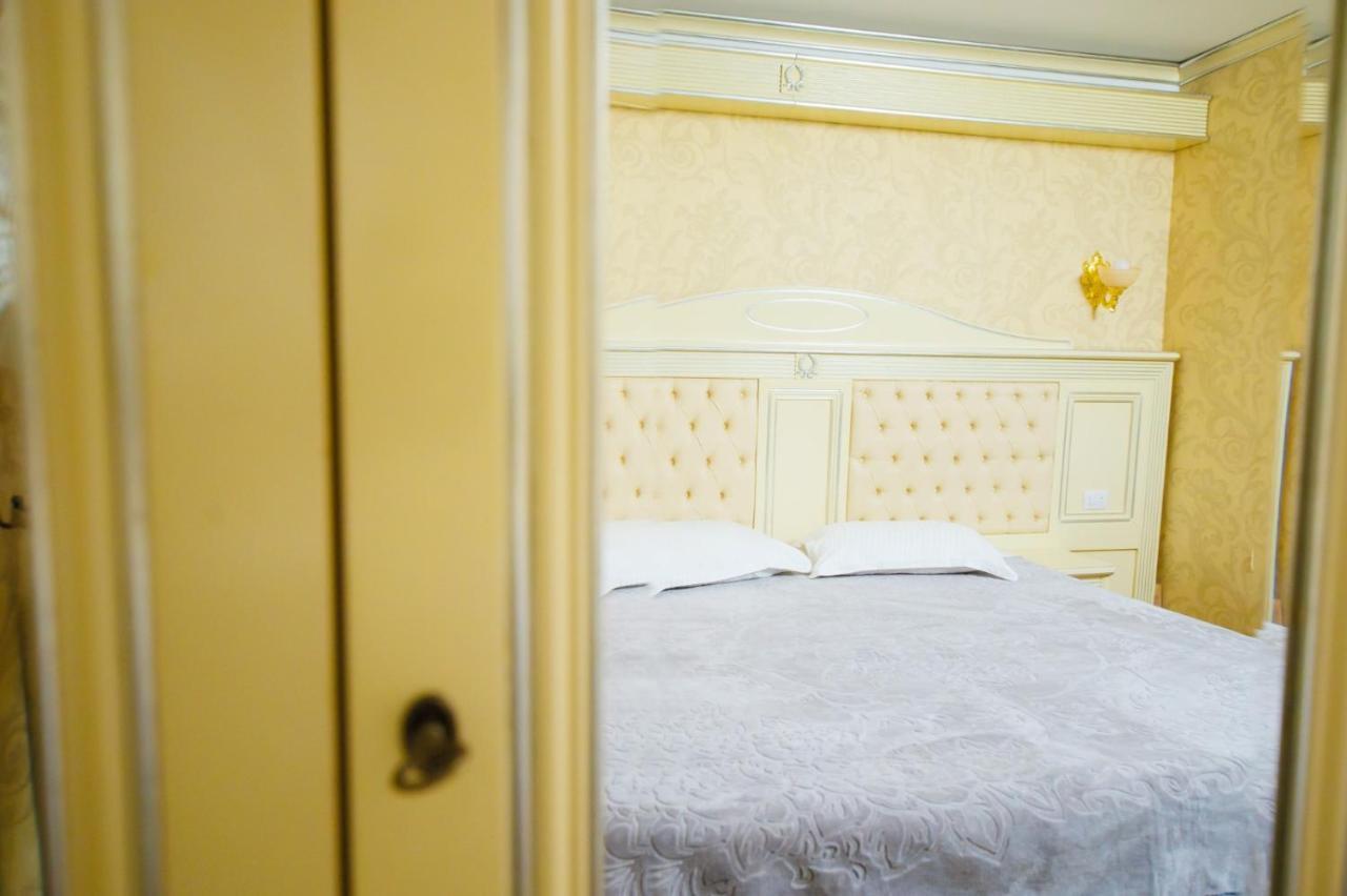 Cazare Plopii Fara Sot Iasi Buitenkant foto