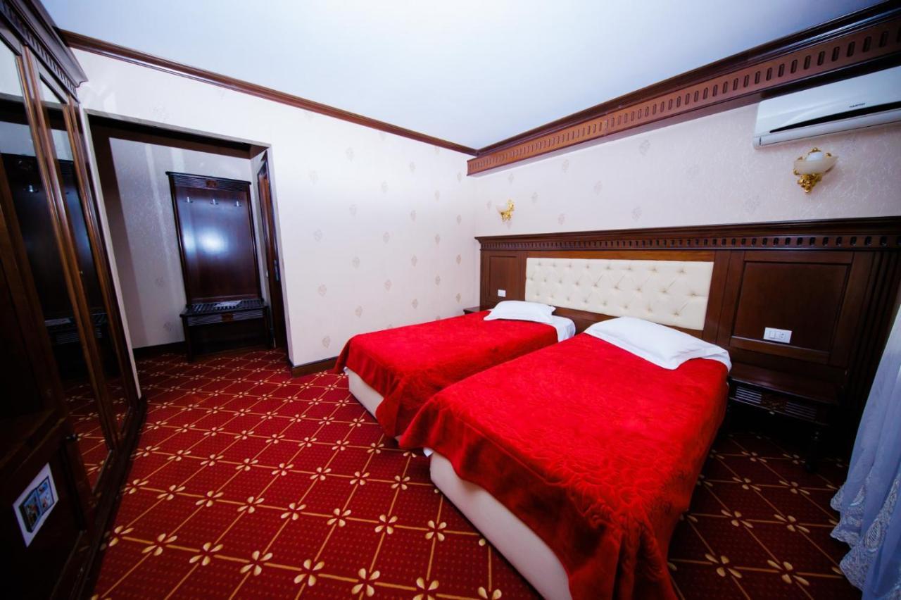 Cazare Plopii Fara Sot Iasi Buitenkant foto